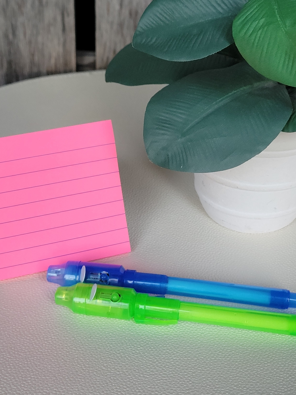 Invisible Ink Pens With Light- Random Pack Includes 2 Pens & 1 Notepad - Picture 8 of 10